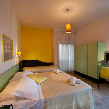 Hotel Ivano Rimini Exterior photo