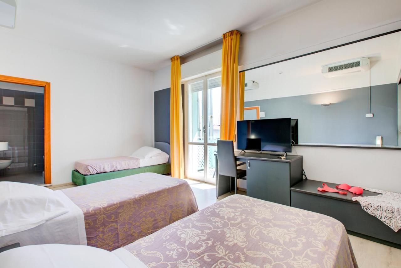 Hotel Ivano Rimini Exterior photo