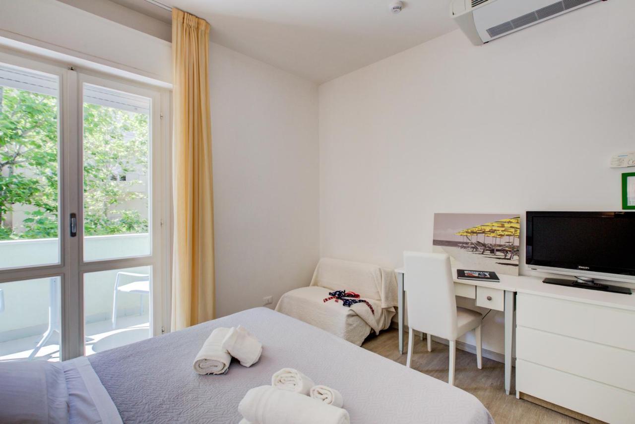 Hotel Ivano Rimini Exterior photo